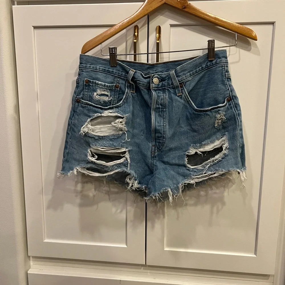 Levi’s 501 denim cutoff shorts size 30 waist - Picture 13 of 16